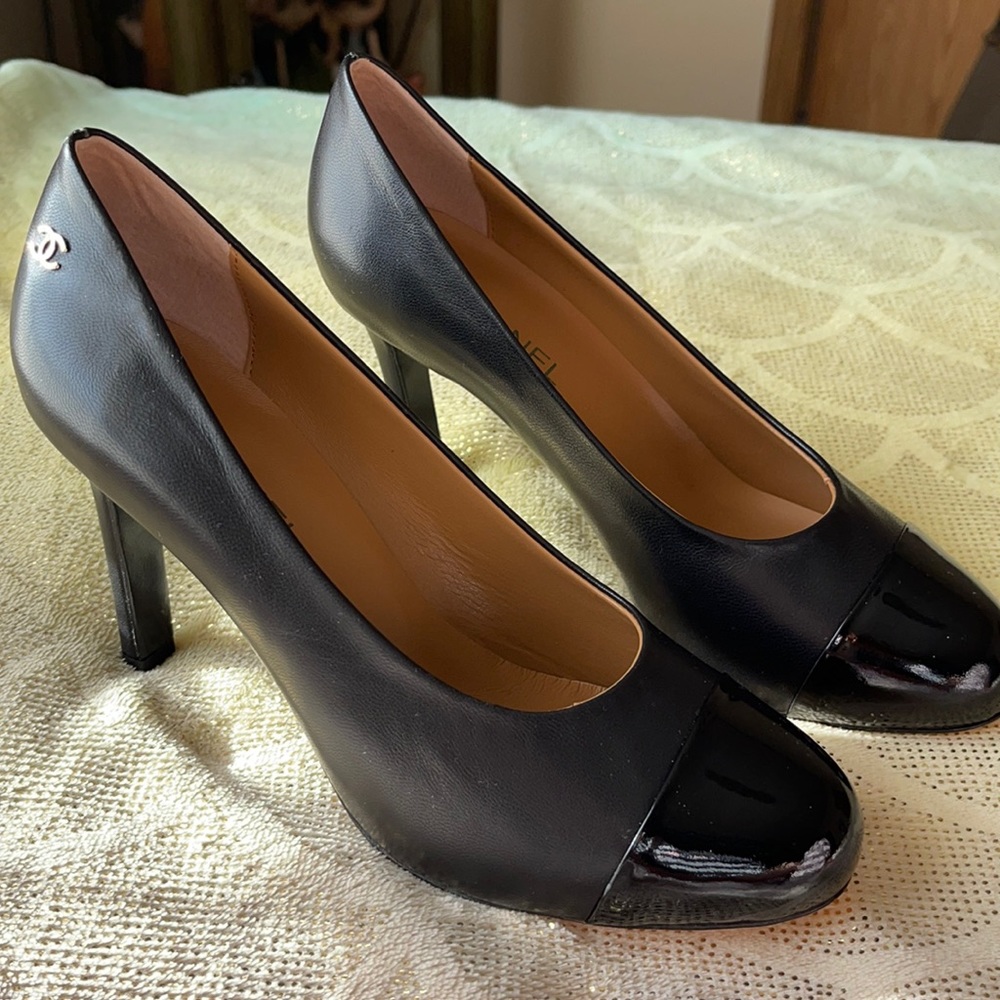 Chanel Pumps